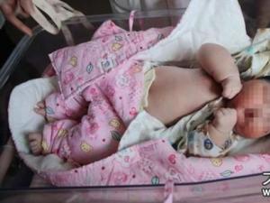 浙江13.6斤巨婴 浙江一产妇生下13.6斤巨婴孕期"醒着几乎都在吃"