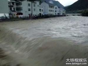 陕西洛南两镇暴雨 陕西洛南两镇遭遇暴雨引发山洪致4800人受灾