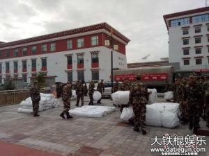 青海杂多地震 武警救援力量抵达青海杂多 搭建帐篷安置民众
